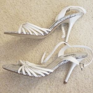 Never worn!!!! Hot shoes!!!